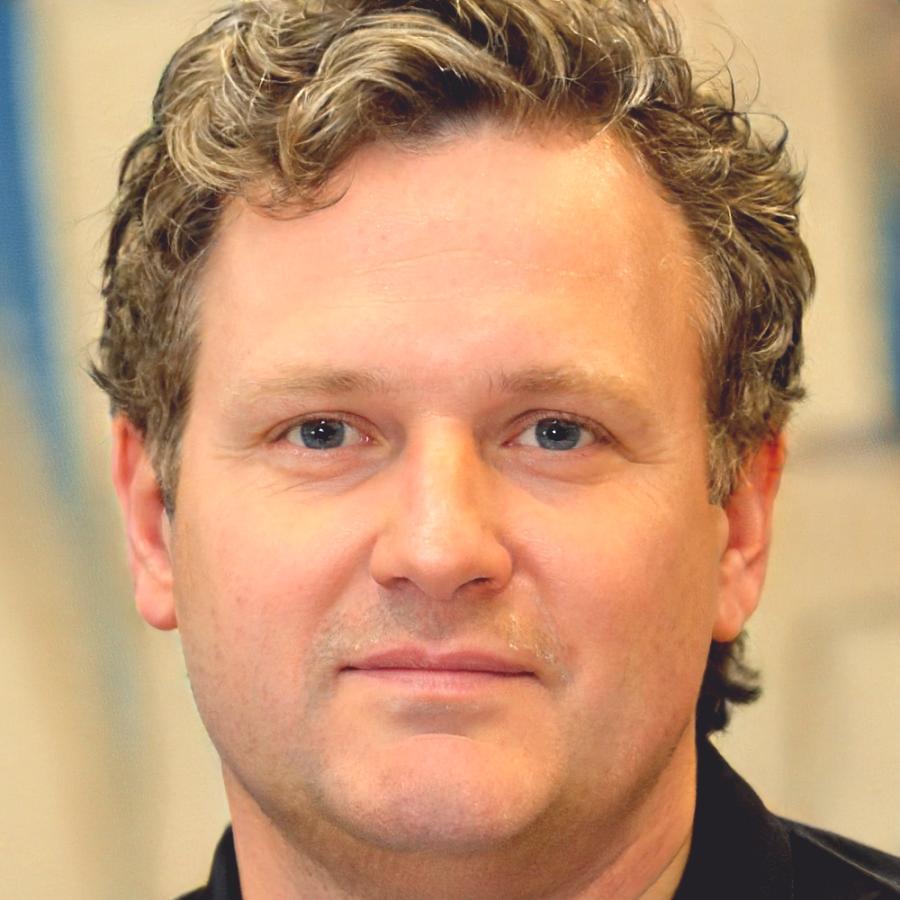 Finanzanalyst Dr. Maximilian Eckhart